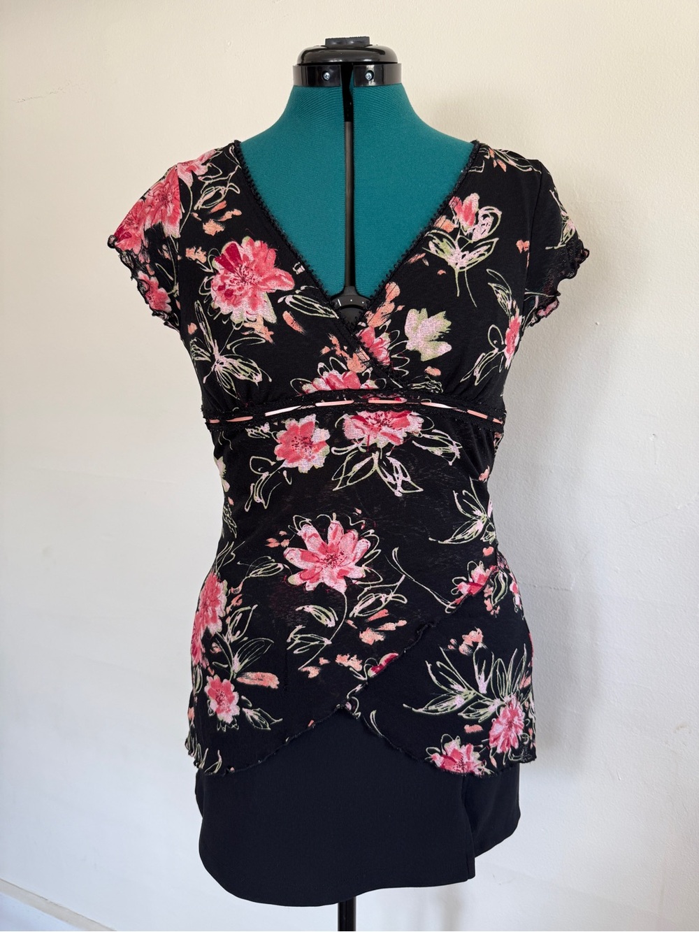 Vintage Y2K Black Floral Fairy Top S